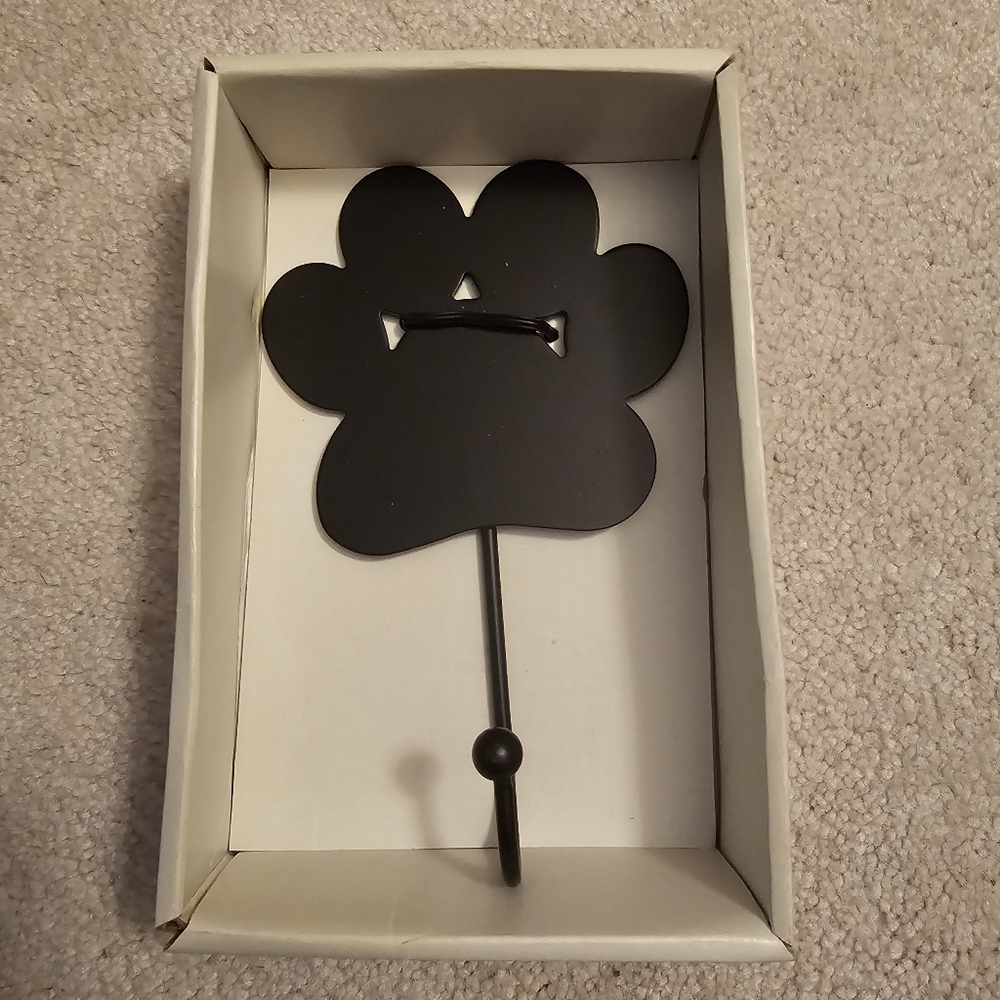 Sanoma Life & Style Black Paw Print Wall Hook Painted Metal 4.25 x 6.75 inches